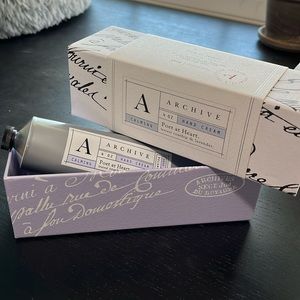 Archive Poet at Heart hand cream - new unopened